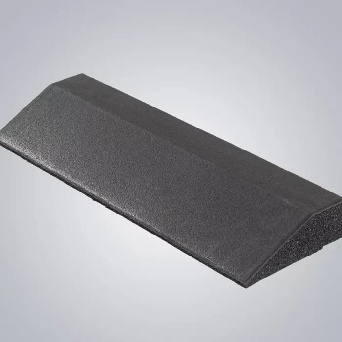 20 mm-es gumiburkolat rámpa
